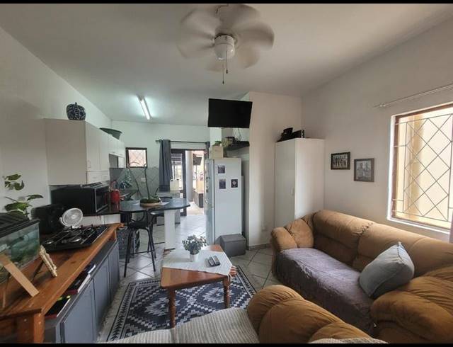 1 BEDROOM APARTMENT FOR SALE IN UVONGO BEACH